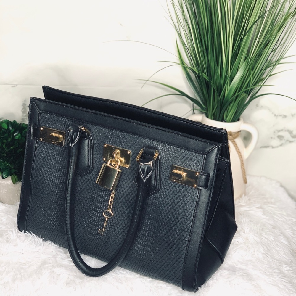 ALDO BLACK HANDBAG